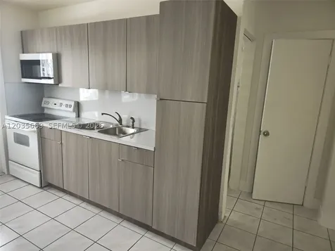 2521 NW 13th Avenue Miami FL 33142