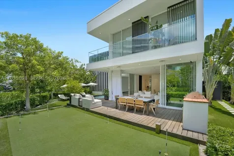 810 W 47 Court Miami Beach FL 33140