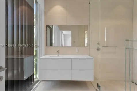 810 W 47 Court Miami Beach FL 33140