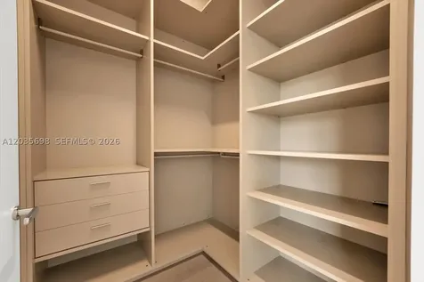 810 W 47 Court Miami Beach FL 33140