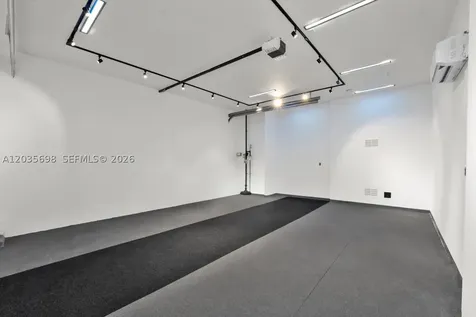 810 W 47 Court Miami Beach FL 33140