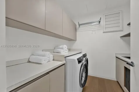 810 W 47 Court Miami Beach FL 33140