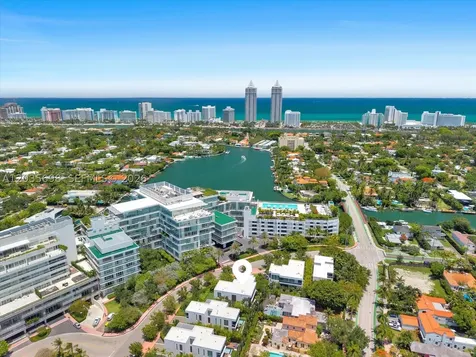 810 W 47 Court Miami Beach FL 33140