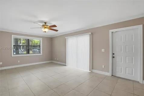 13993 SW 94th Cir Lane Miami FL 33186