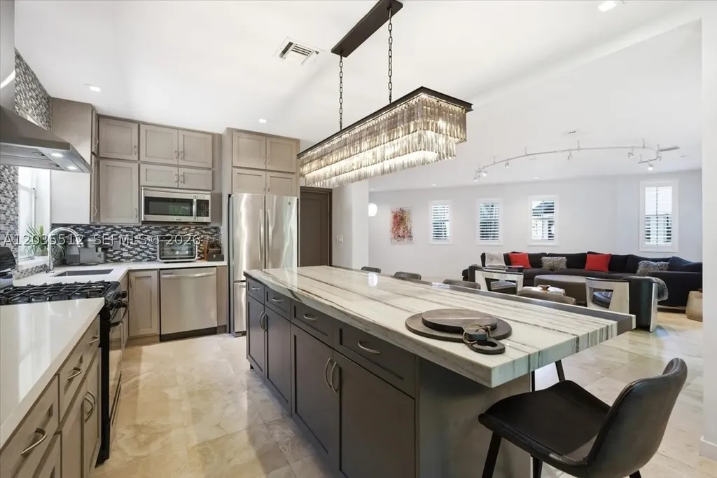 2917 Jackson Avenue Miami FL 33133