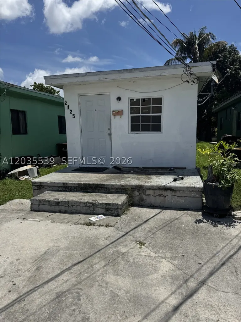 2125 W 5th Avenue Hialeah FL 33010