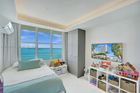 800 Claughton Island Drive Miami FL 33131