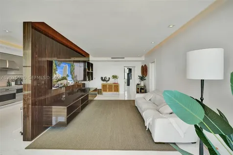 800 Claughton Island Drive Miami FL 33131