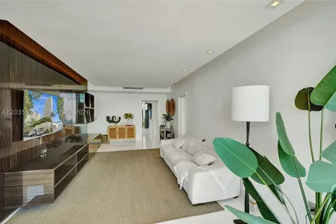 800 Claughton Island Drive Miami FL 33131