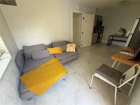 645 NE 35th Street Oakland Park FL 33334