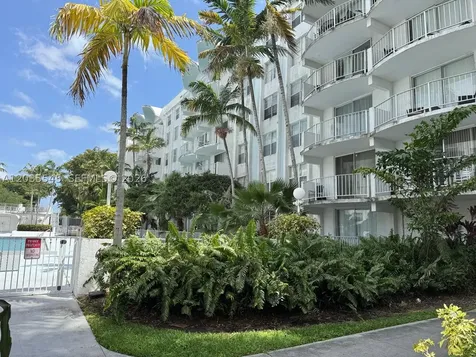492 NW 165th Street Road Miami FL 33169