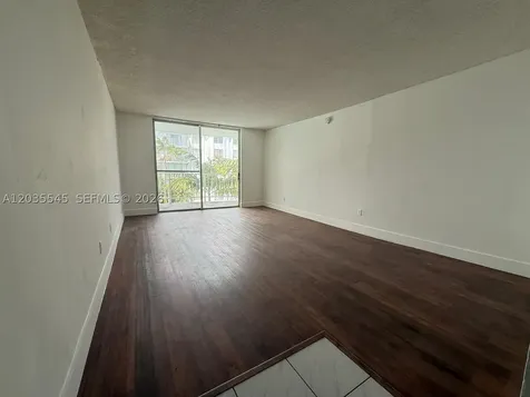 492 NW 165th Street Road Miami FL 33169