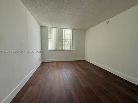 492 NW 165th Street Road Miami FL 33169