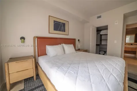 11 NE 6th Miami FL 33132