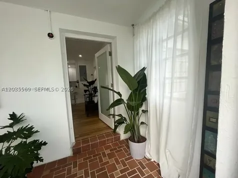 1091 NW 59th Street Miami FL 33127