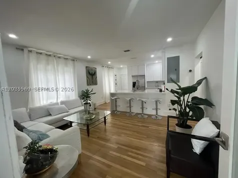1091 NW 59th Street Miami FL 33127