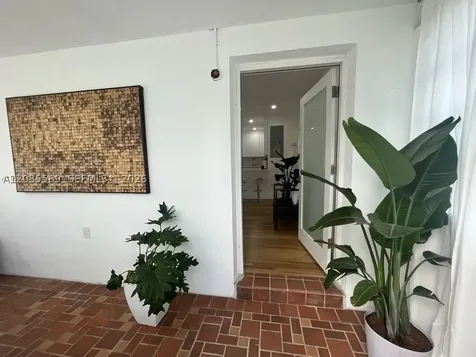 1091 NW 59th Street Miami FL 33127