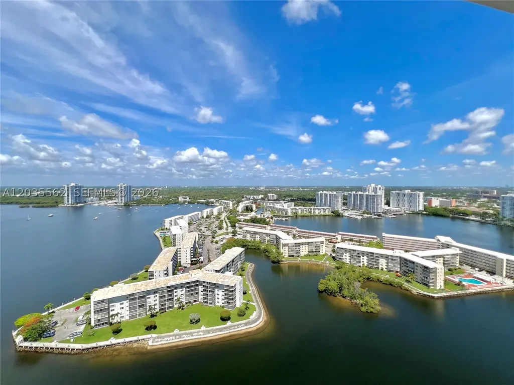 1000 W Island Boulevard Aventura FL 33160