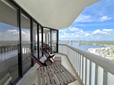 1000 W Island Boulevard Aventura FL 33160
