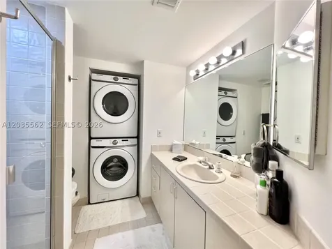 1000 W Island Boulevard Aventura FL 33160
