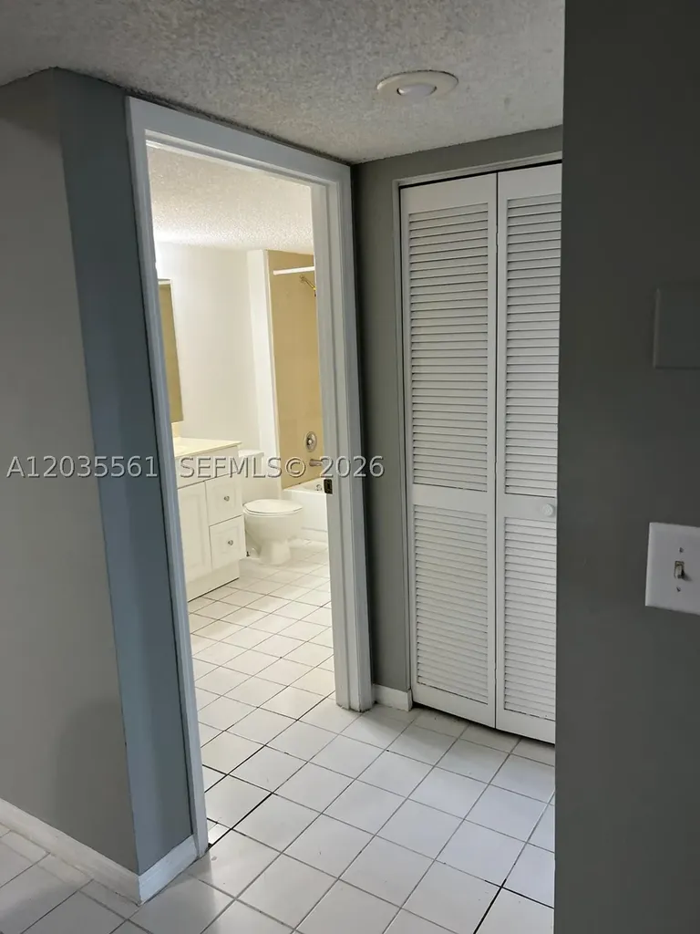 3985 W Mcnab Road Pompano Beach FL 33069