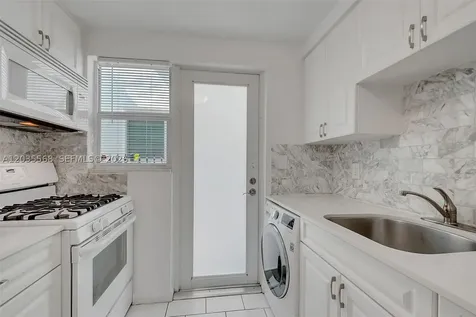 1035 Meridian Avenue Miami Beach FL 33139