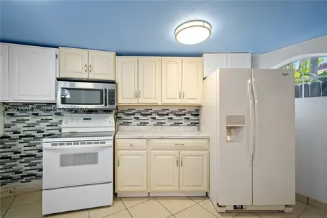 2270 NE 135th Terrace North Miami Beach FL 33181