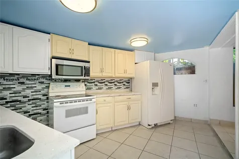 2270 NE 135th Terrace North Miami Beach FL 33181
