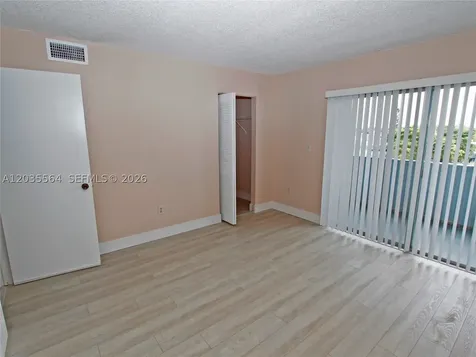 9351 Fontainebleau Boulevard Miami FL 33172