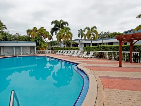 9351 Fontainebleau Boulevard Miami FL 33172