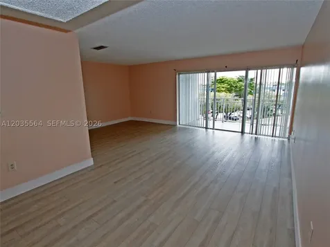 9351 Fontainebleau Boulevard Miami FL 33172