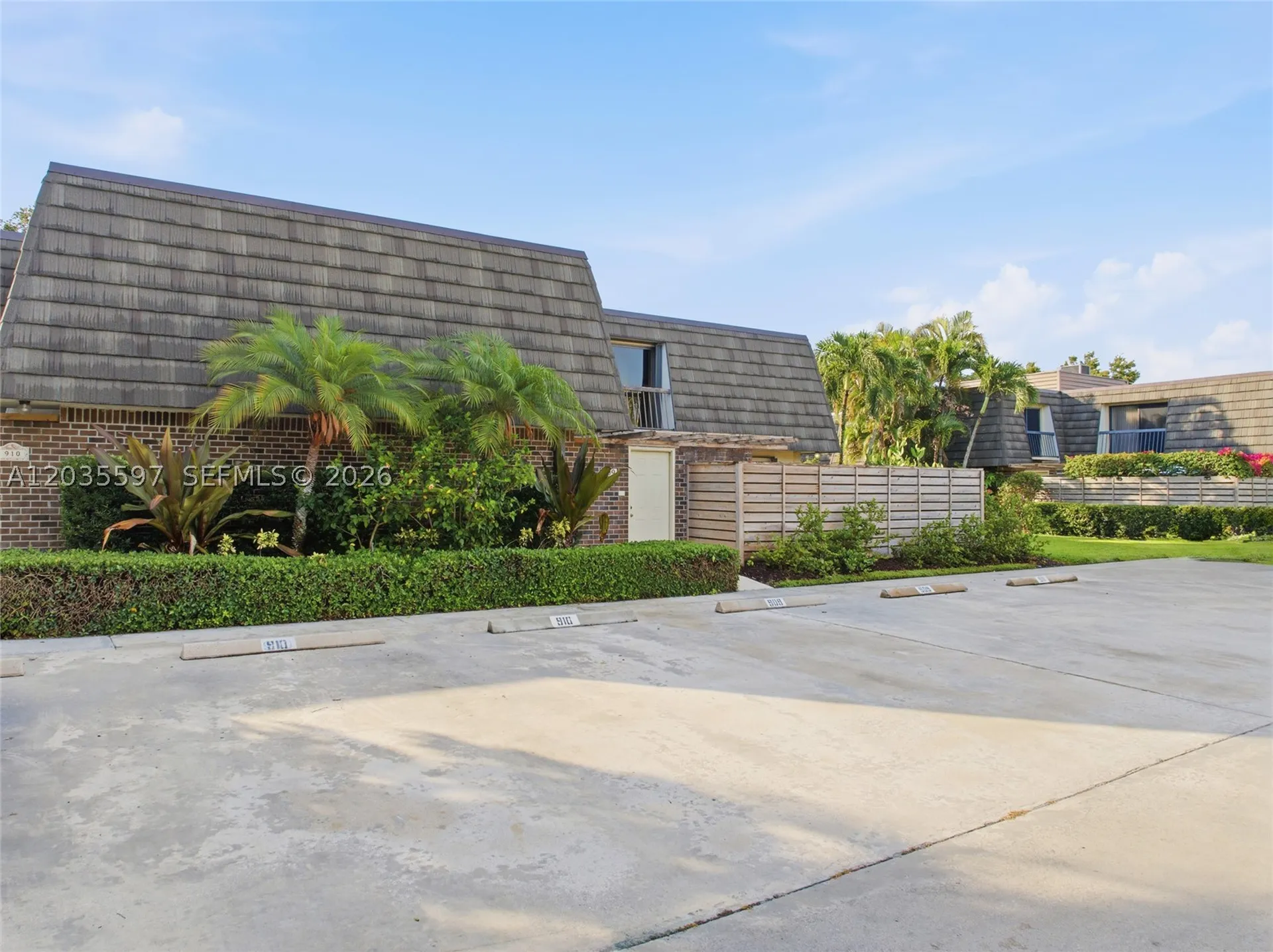 909 9th Terrace Palm Beach Gardens FL 33418