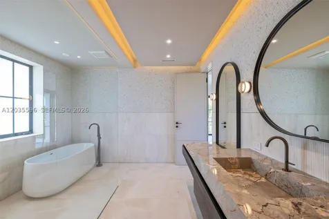 5262 La Gorce Drive Miami Beach FL 33140