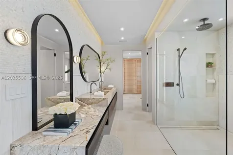 5262 La Gorce Drive Miami Beach FL 33140