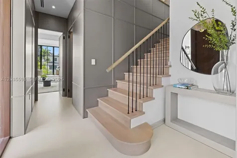 5262 La Gorce Drive Miami Beach FL 33140