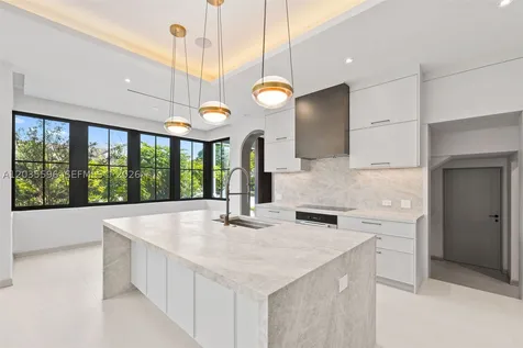 5262 La Gorce Drive Miami Beach FL 33140