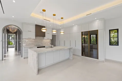 5262 La Gorce Drive Miami Beach FL 33140