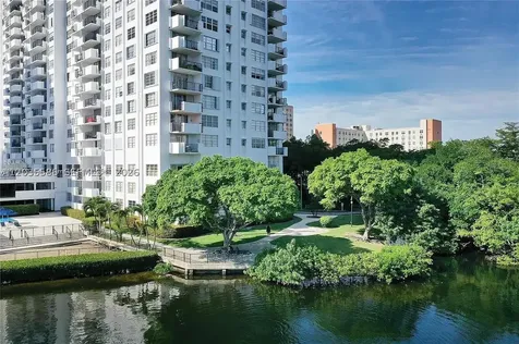 2780 NE 183rd Street Aventura FL 33160