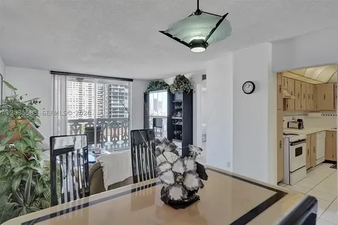 3113 S Ocean Drive Hallandale Beach FL 33009