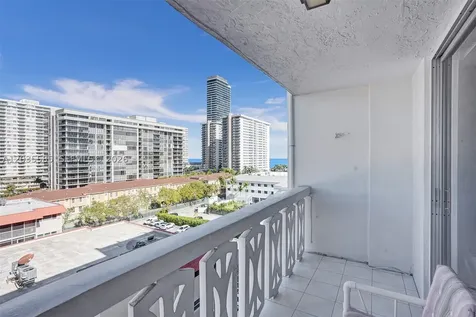 3113 S Ocean Drive Hallandale Beach FL 33009