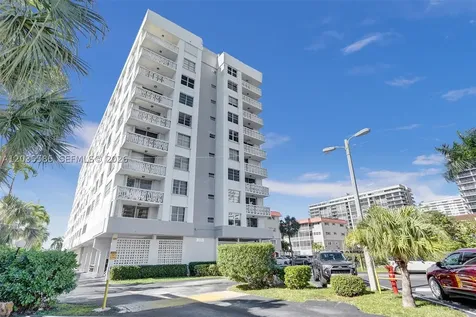 3113 S Ocean Drive Hallandale Beach FL 33009