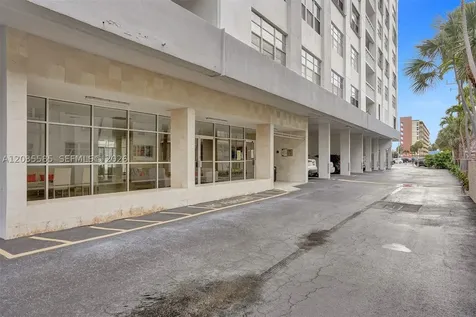 3113 S Ocean Drive Hallandale Beach FL 33009
