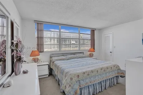 3113 S Ocean Drive Hallandale Beach FL 33009