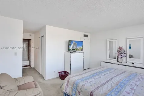 3113 S Ocean Drive Hallandale Beach FL 33009