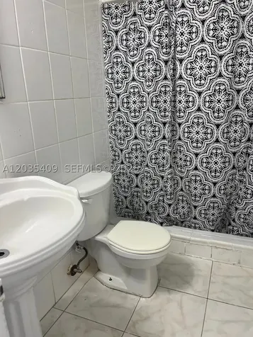 2075 NE 164th Street North Miami Beach FL 33162