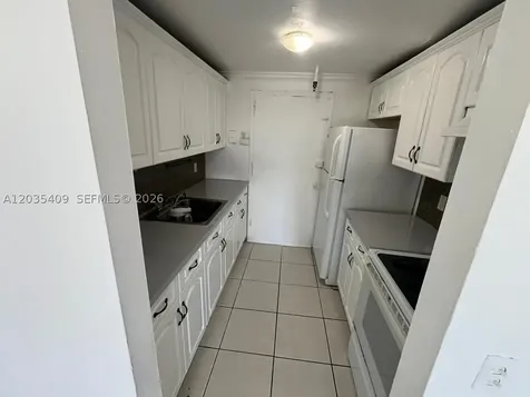 2075 NE 164th Street North Miami Beach FL 33162