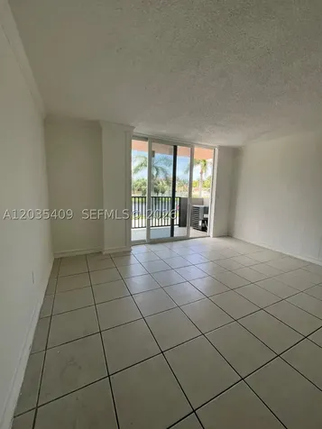 2075 NE 164th Street North Miami Beach FL 33162