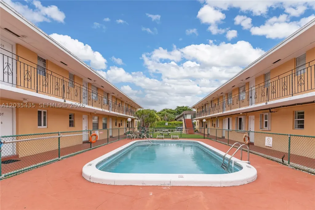 3800 SW 102nd Avenue Miami FL 33165