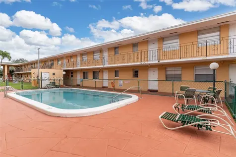 3800 SW 102nd Avenue Miami FL 33165