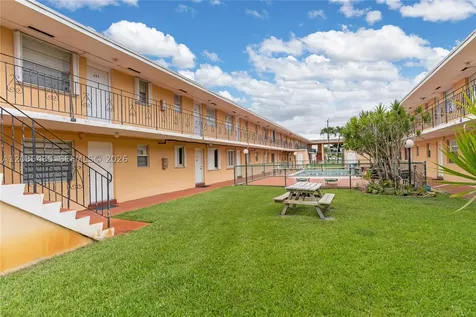3800 SW 102nd Avenue Miami FL 33165